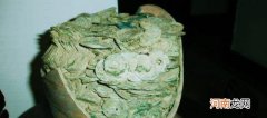 河南一年夜伯发明两罐，不谨慎突破后，竟拆着满满现代铜钱