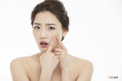 脸上皮肤过敏又红又痒怎么办 为什么脸上长痘痘会痒