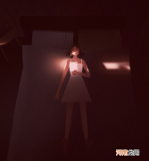 她画出了大家皆可感知的情感：孤傲的日子里，也能有光