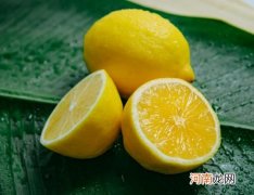 柠檬烂了会有什么毒素产生？柠檬里面发红怎么回事