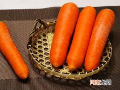 熟胡萝卜汁有什么功效？胡萝卜榨汁是生榨还是消煮熟再榨