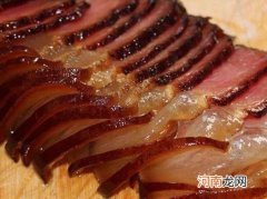 腊肉发霉长的是什么霉菌？腊肉晒出来红色好还是白色好