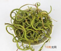 肾精茶喝着有腥味好不好？女人能喝肾精草泡水吗