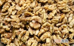 核桃是生吃有营养还是熟吃有营养 核桃吃多了对身体有什么危害