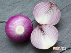 哪种颜色洋葱适合生吃？洋葱发的绿芽能炒着吃吗