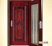 防盗门锁眼漏风怎么解决？防盗门铰链螺丝怎么调节