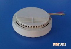 烟雾报警器响多久会停？烟感红灯一直亮是摄像头吗