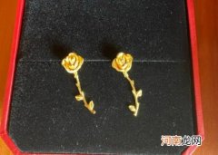 周大福实体店不给纸质保单吗？周大福每周二免费换新是真的吗