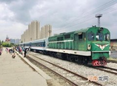 火车上开水指示灯怎么看水烧开了没？火车上的水不热能喝吗