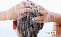 头发淋雨不洗会长虱子吗 淋雨后一定要洗头吗不洗会怎样