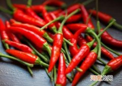 辣椒长虫了用什么可以杀虫？辣椒喷醋是白醋还是陈醋好