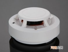 厕所抽烟警报响了该咋办？烟感报警器是电池的吗
