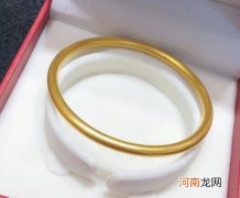 50克实心黄金手镯有多粗？纠结买圆的还是扁的黄金手镯怎么办