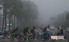 回南天开窗好还是关窗好 回南天怎么防止衣服发霉