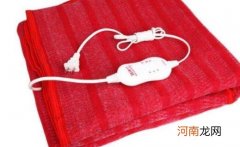 电热毯有点大折一点能用吗 电热毯能开一夜吗