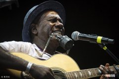 假声的特点及练习技巧 什么是假声唱法