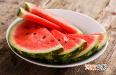 西瓜带尾巴甜还是不带甜