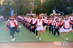 毽子操伤膝盖吗