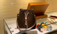 lv换包必须是原店吗