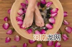 泡脚用什么把体内的寒气和湿气排出