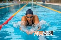 蛙泳换气用鼻子还是嘴