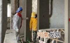 装修工人中途不干了要钱怎么办