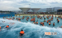 去水上乐园晒黑了要多久才能白回来