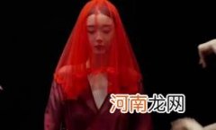 新娘进门要背着好还是抱着好