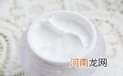 素颜霜可以和粉底液一起用吗