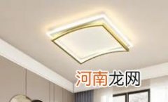 吸顶灯装在哪个位置