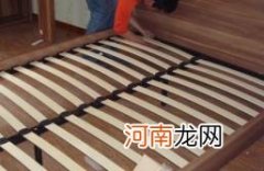 床的排骨架响是怎么回事