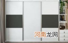 衣柜做3个门是不是不好用