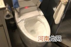 马桶保鲜膜疏通法原理