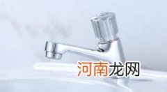 按压水龙头滴水怎么修
