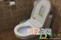 马桶盖在里面怎么更换