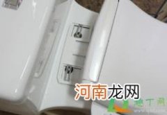 下装式马桶盖怎么换