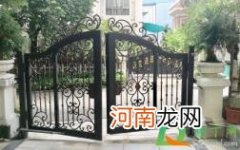 大铁门蹭地面怎么处理