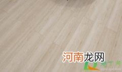 冬天地板缝隙变大怎么回事