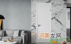 卧室门突然打不开了咋回事