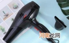 宝宝用电吹风的注意事项