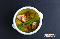 炖鸽子汤放什么材料好吃最补身体