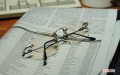 发烧可以吃糖水黄桃罐头么 感冒发烧能吃什么零食