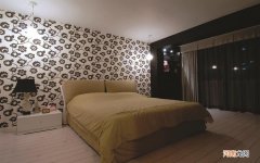 很奇怪今年入秋后左脚板冒出来很多汗水湿湿的 冬天脚底出汗是肾虚吗