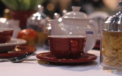 一天四个鸡蛋是不是高蛋白 鸡蛋吃多了会得胆固醇吗